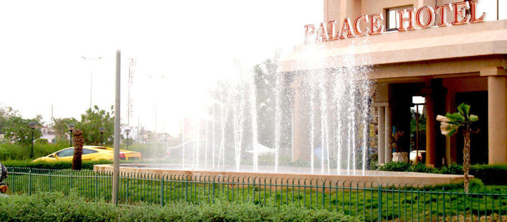 אואגדוגו Palace Hotel מראה חיצוני תמונה