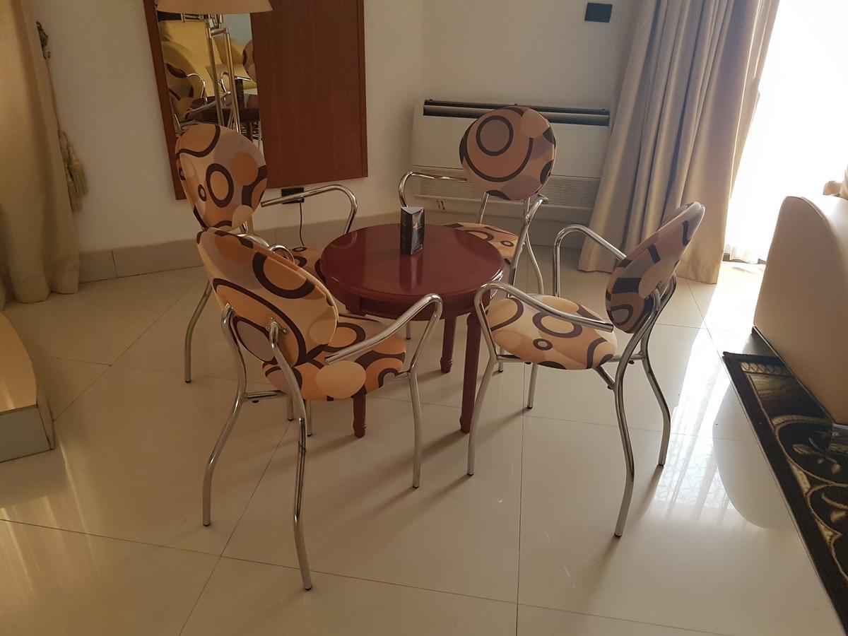אואגדוגו Palace Hotel מראה חיצוני תמונה