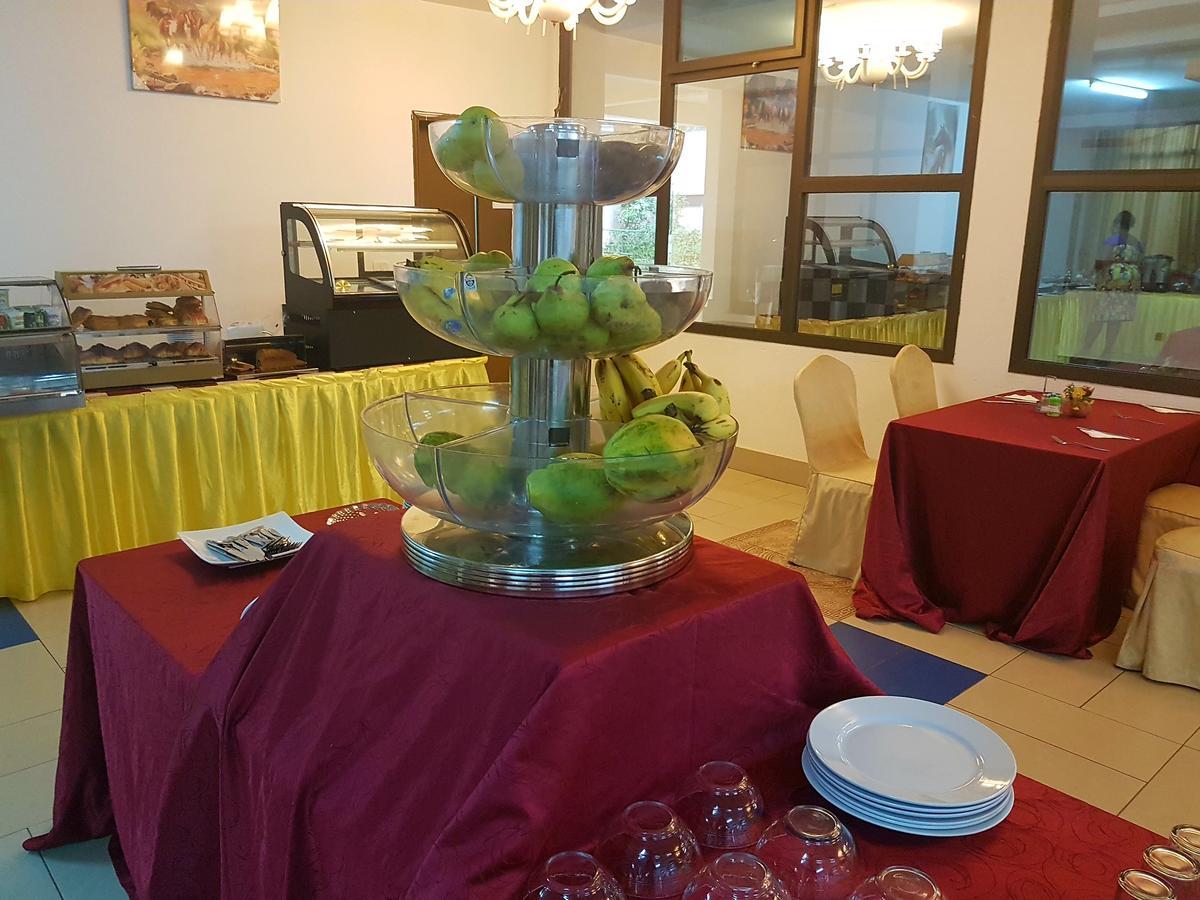אואגדוגו Palace Hotel מראה חיצוני תמונה
