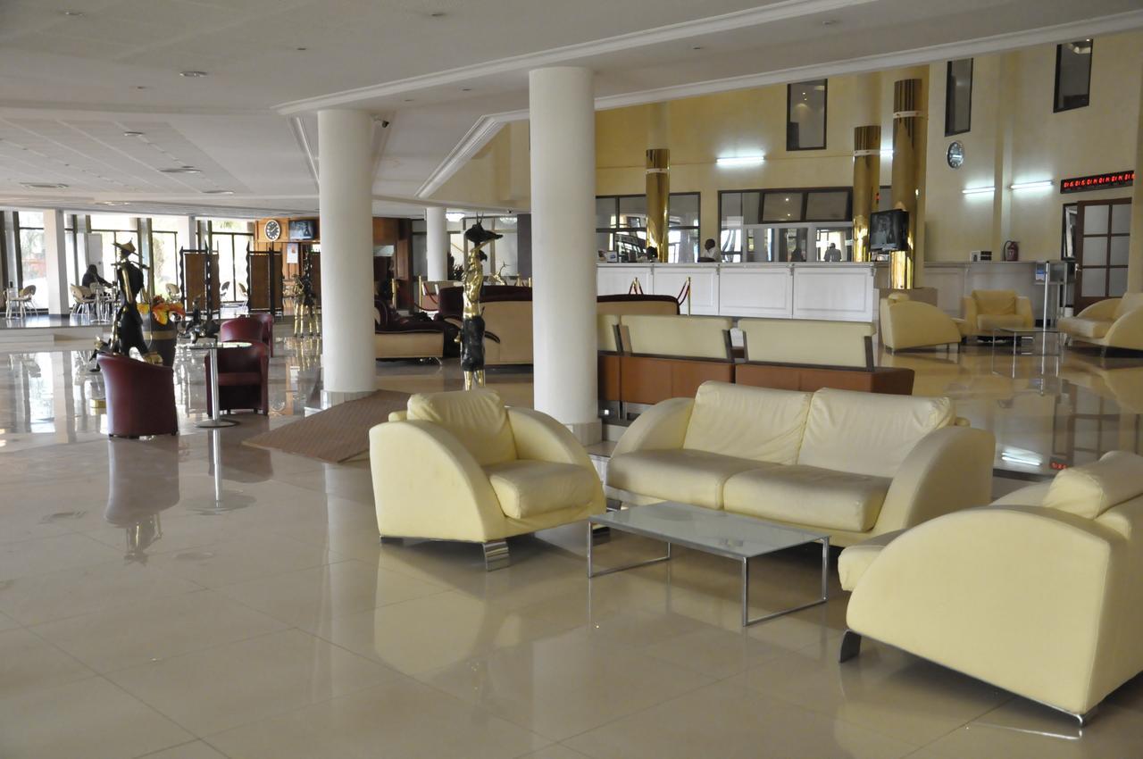 אואגדוגו Palace Hotel מראה חיצוני תמונה