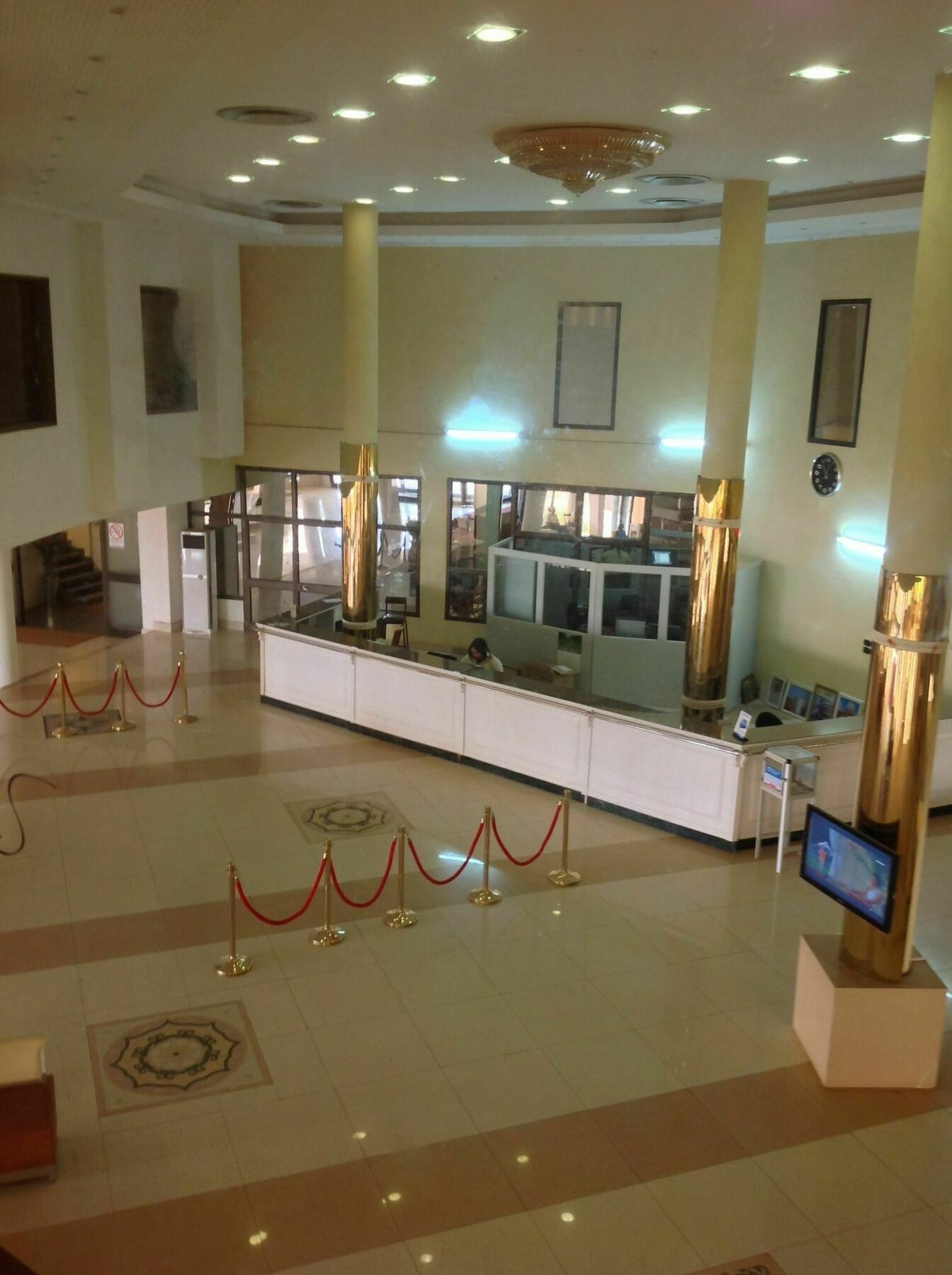 אואגדוגו Palace Hotel מראה חיצוני תמונה