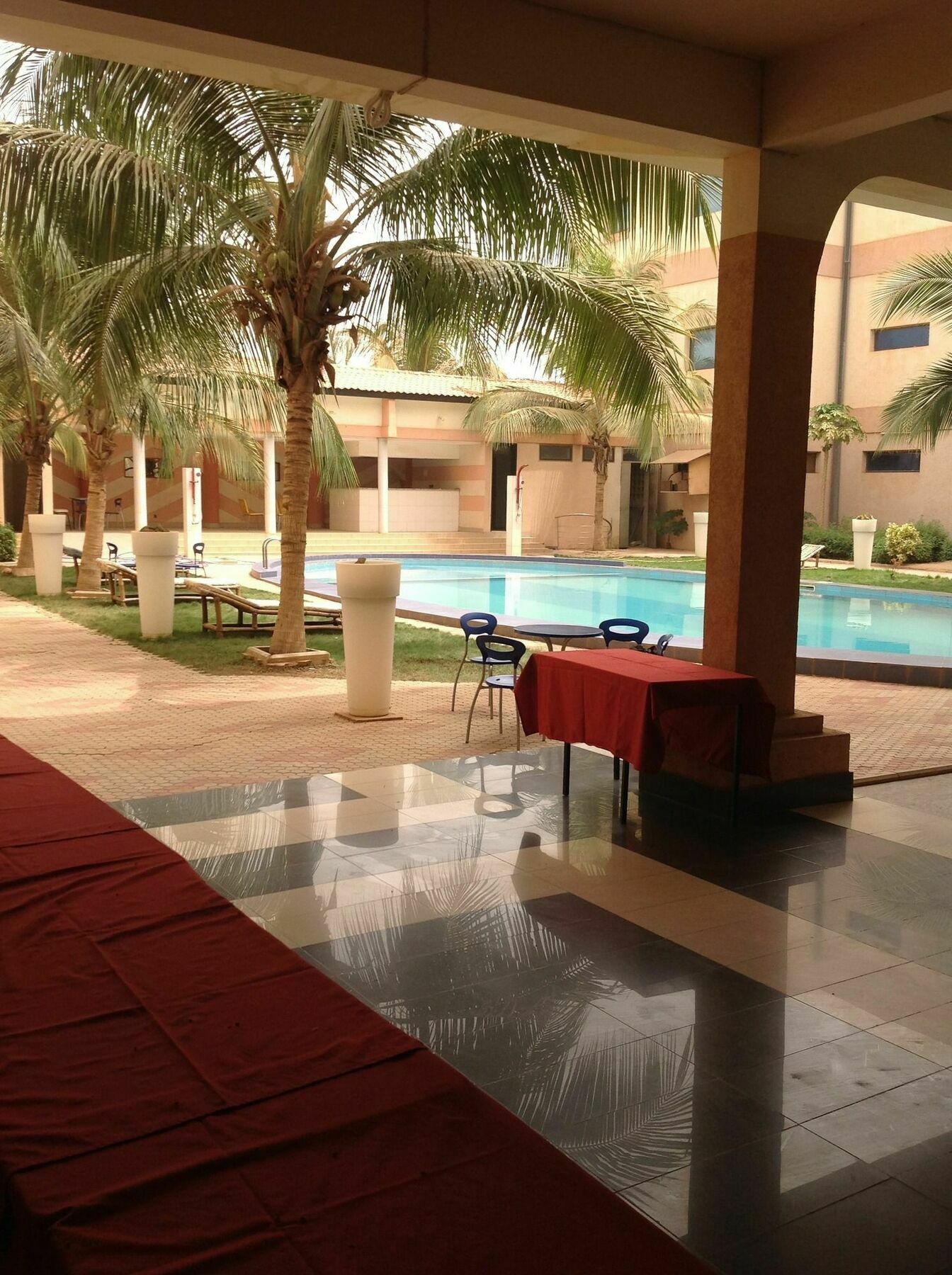 אואגדוגו Palace Hotel מראה חיצוני תמונה