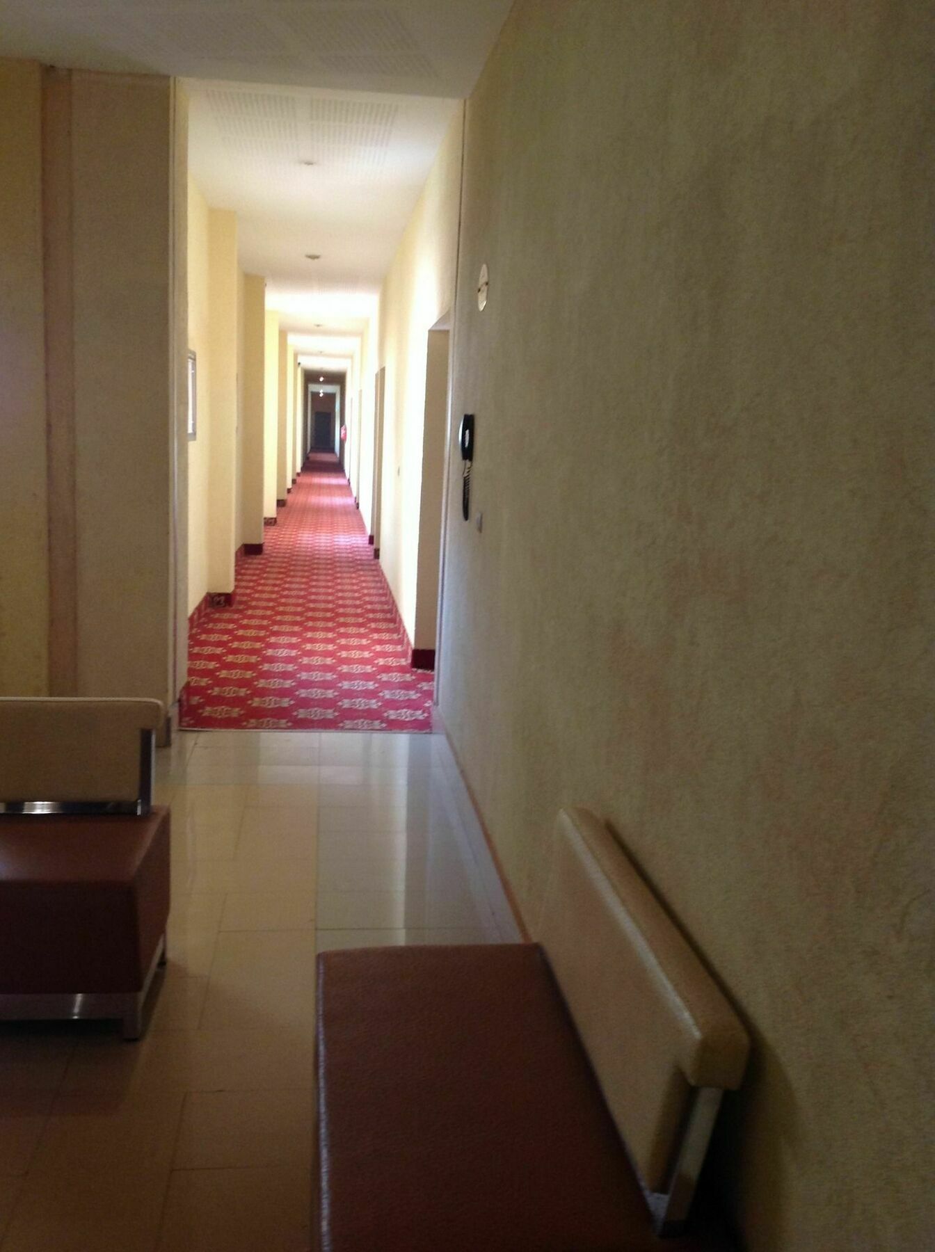 אואגדוגו Palace Hotel מראה חיצוני תמונה