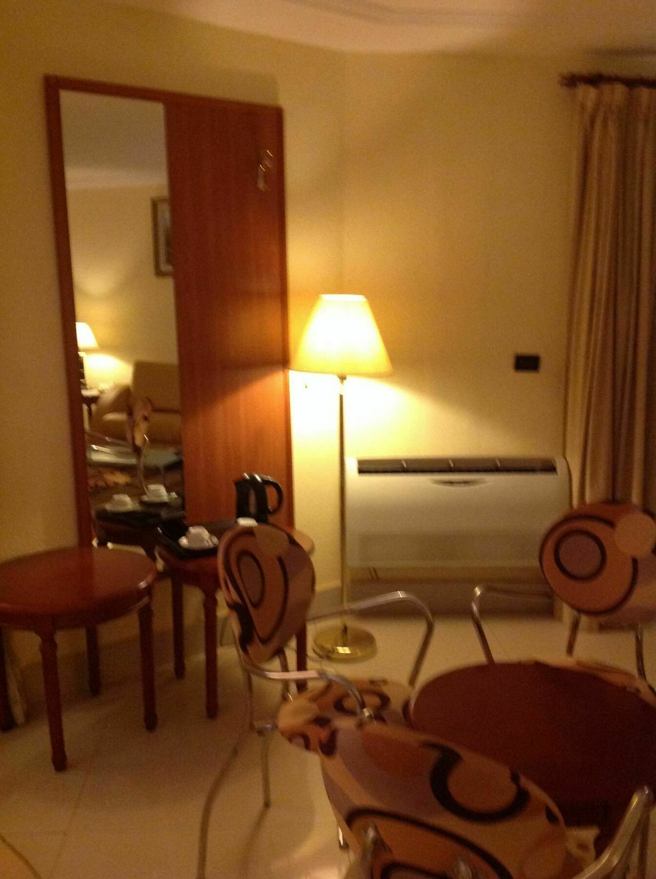 אואגדוגו Palace Hotel מראה חיצוני תמונה