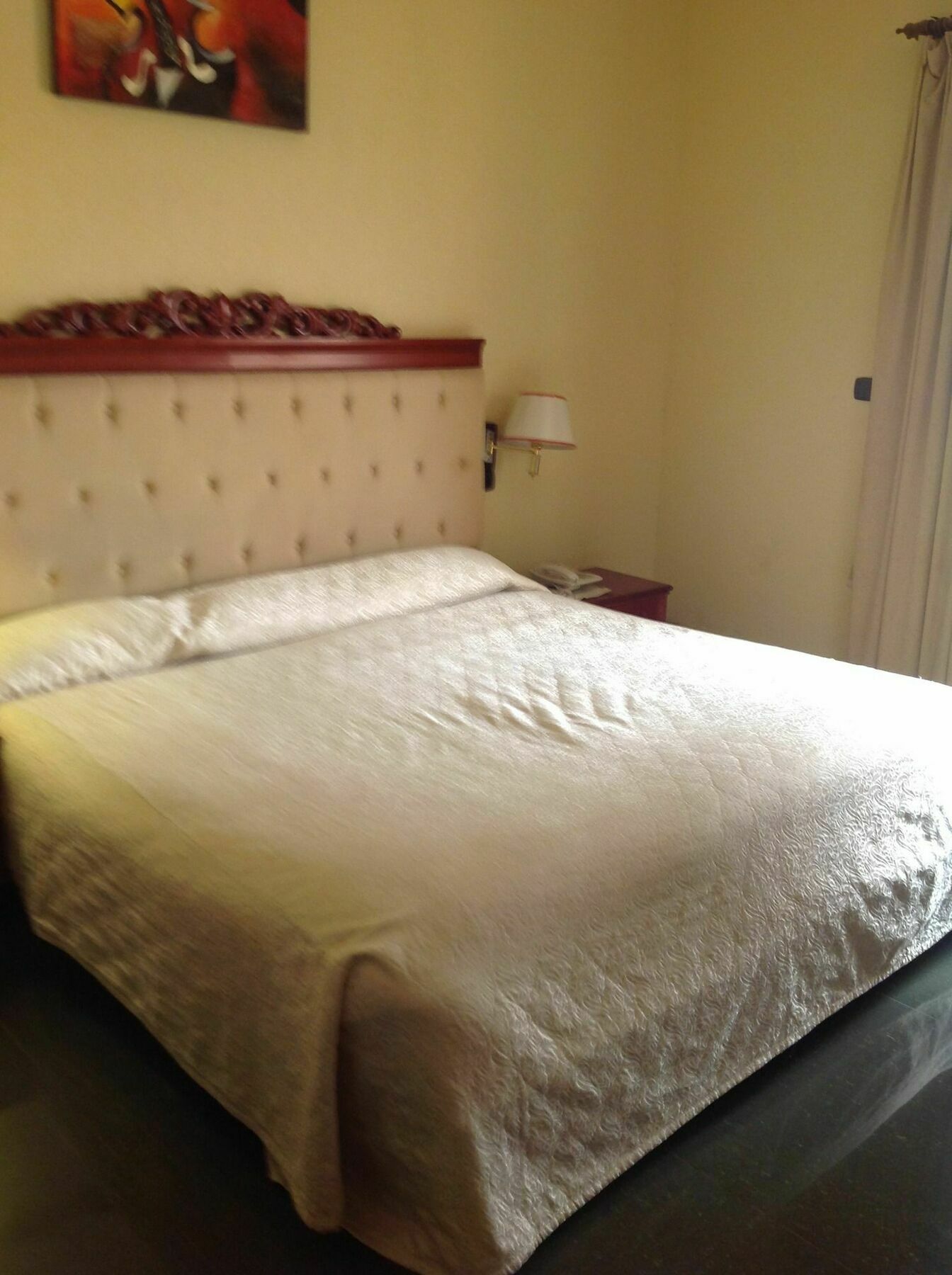 אואגדוגו Palace Hotel מראה חיצוני תמונה
